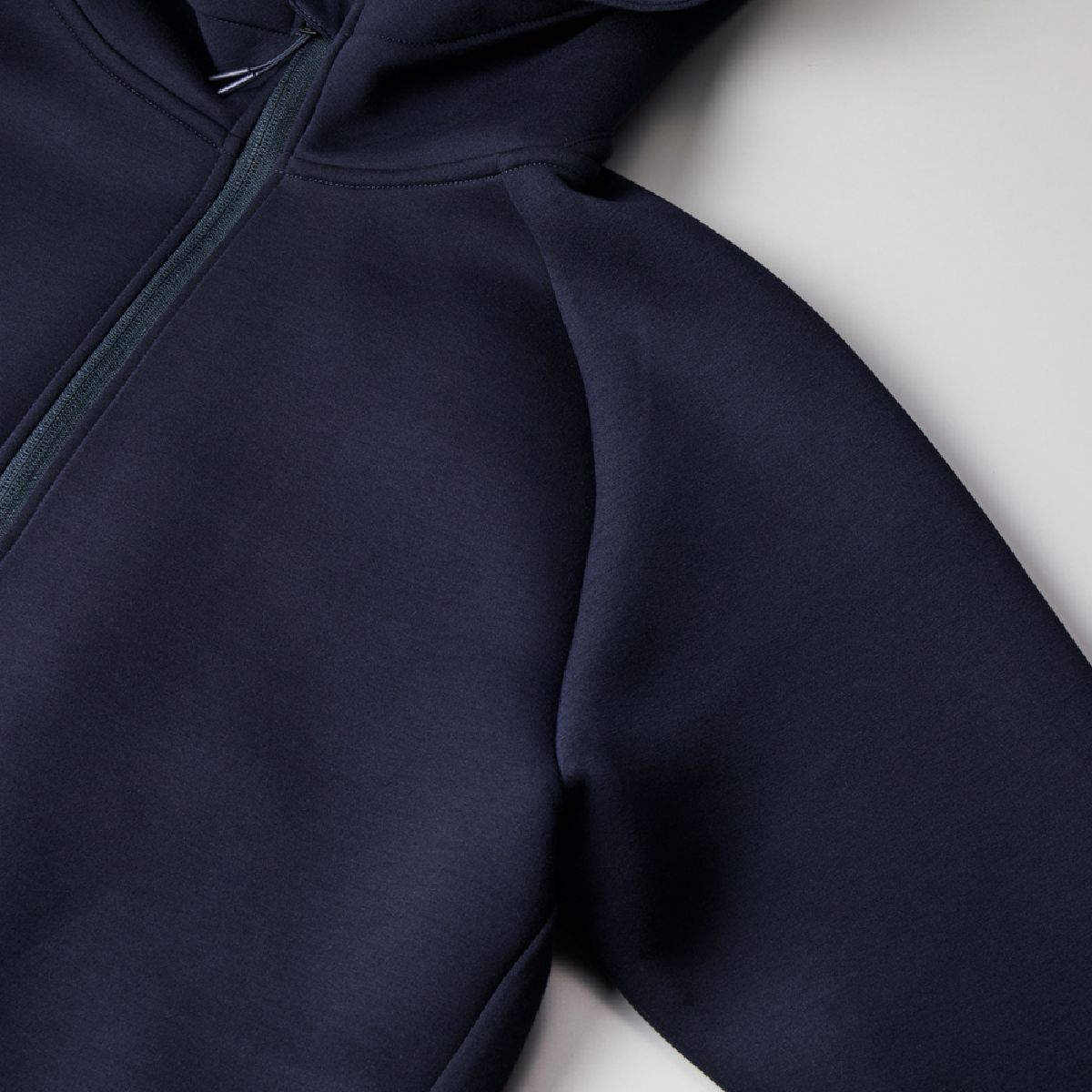 The sleeves are raglan sleeves