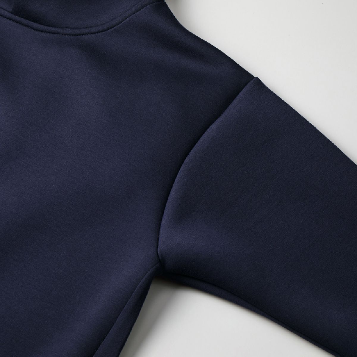 Sleeves are fitted in sleeves