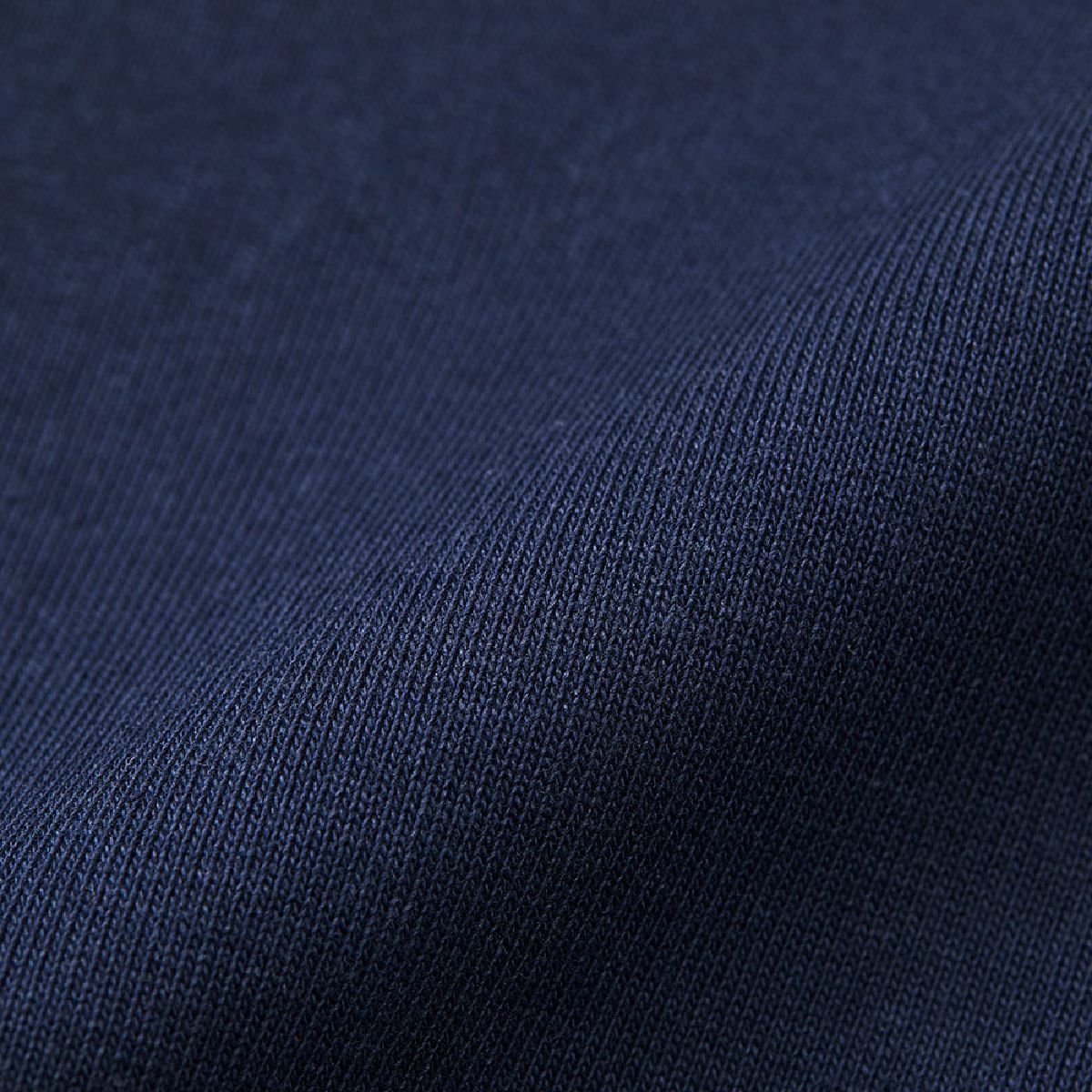 The fabric is a tenniti using an open -ended thread with a zara.