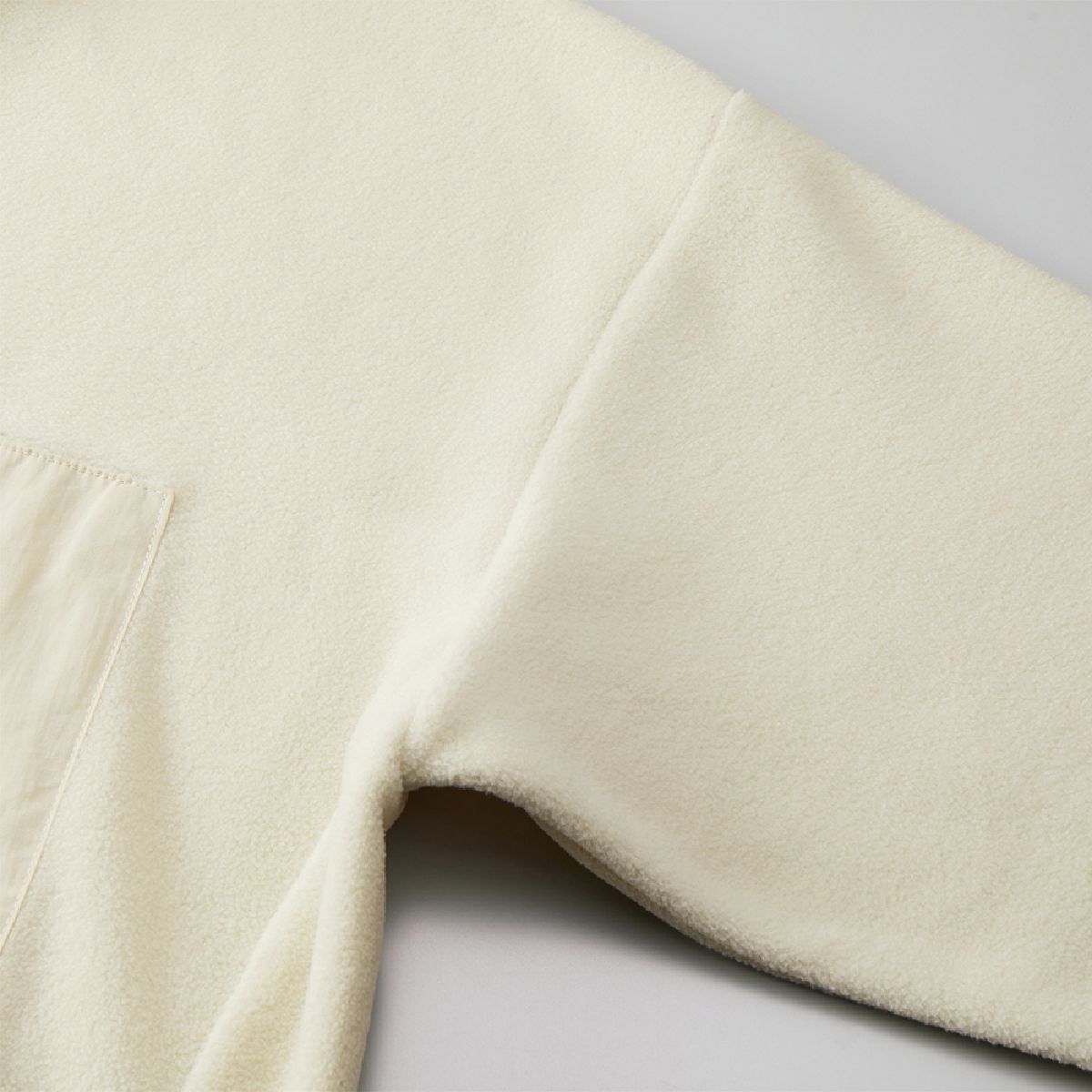 Sleeve is set in sleeve specification