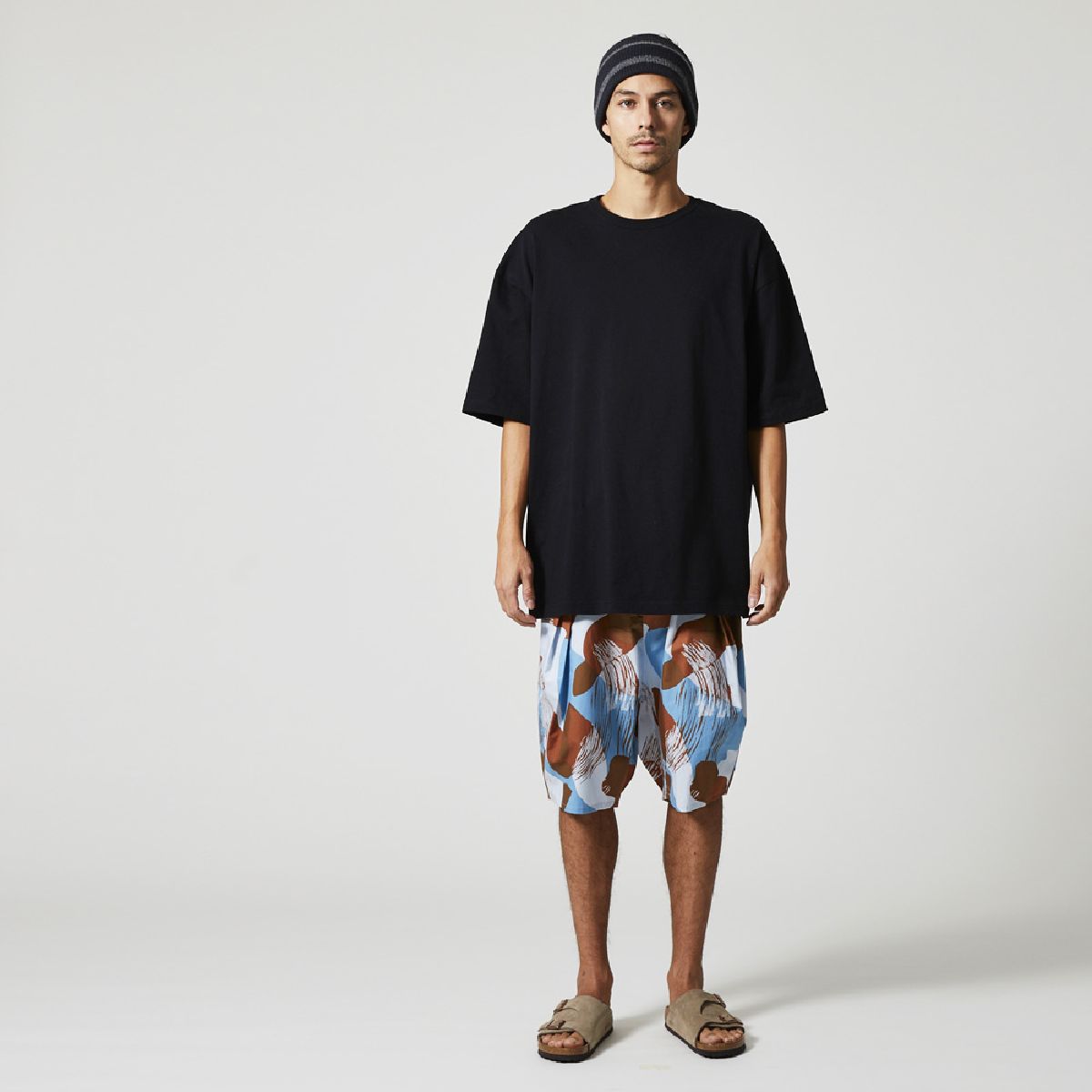 Height 182cm XL Size 002. Wearing black