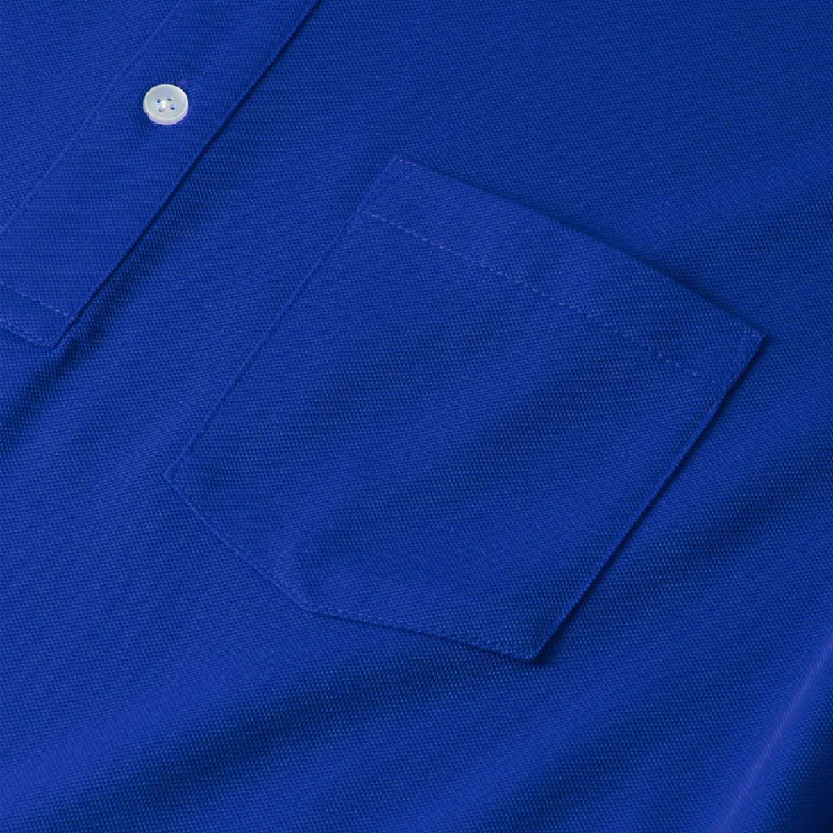 A convenient pocket on the left chest