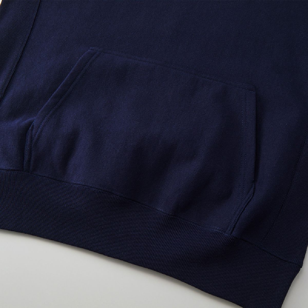 Kangaroo pocket specification, body and rib seam line are durable double stitch