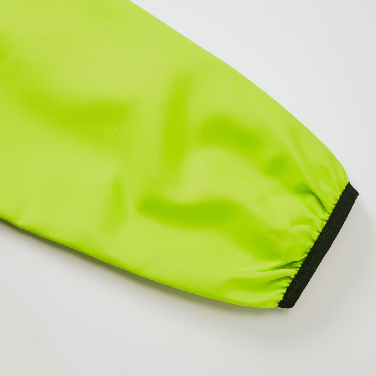 The cuffs are stretched binder specifications that fit your wrist