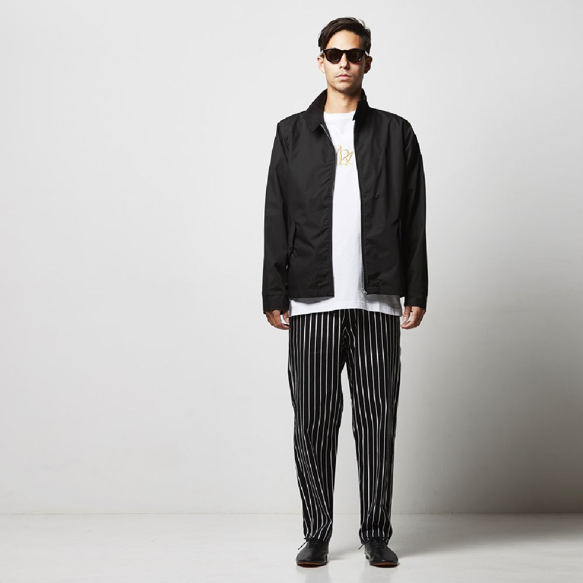 Height 182cm L size 002. Wear black