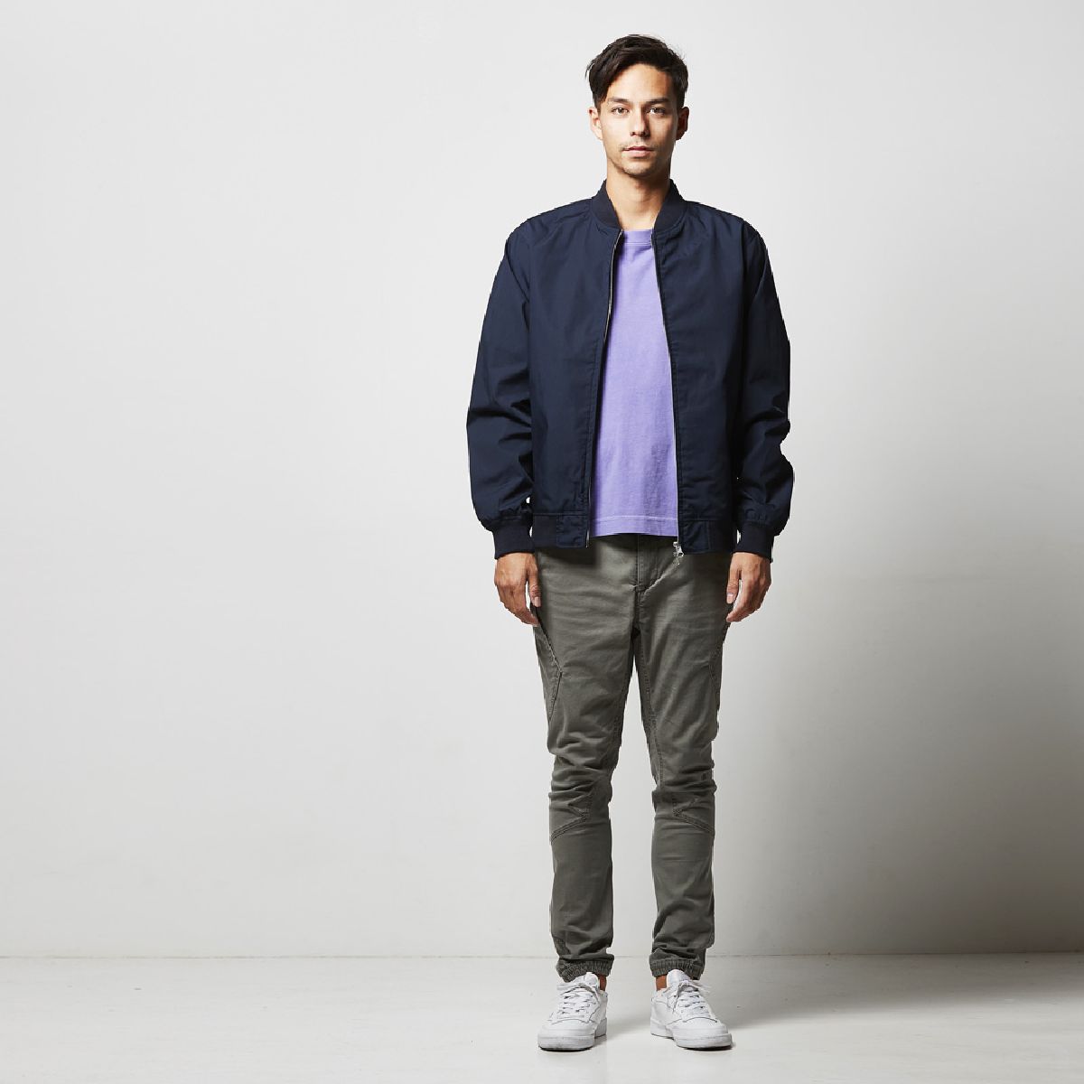 Height 182cm L size 086.Wearing navy