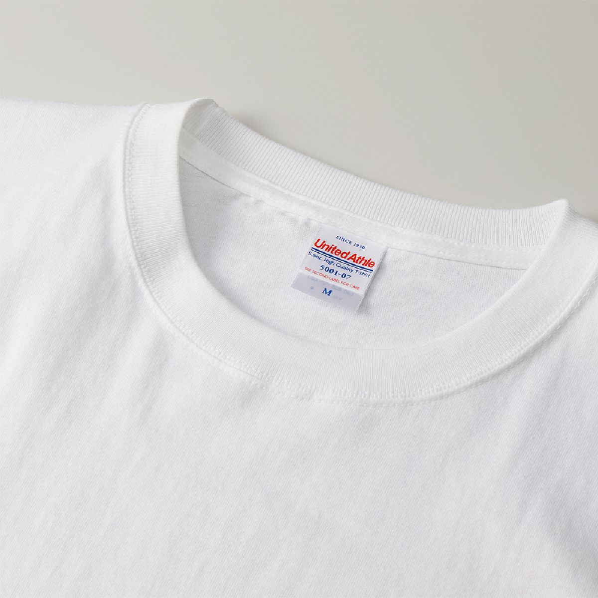 The stitching uses 100% cotton thread that dyes well.