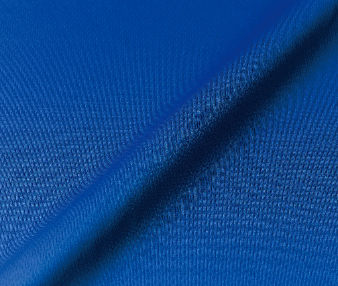 The surface has a flat weave, making it ideal for secondary processing such as printing.