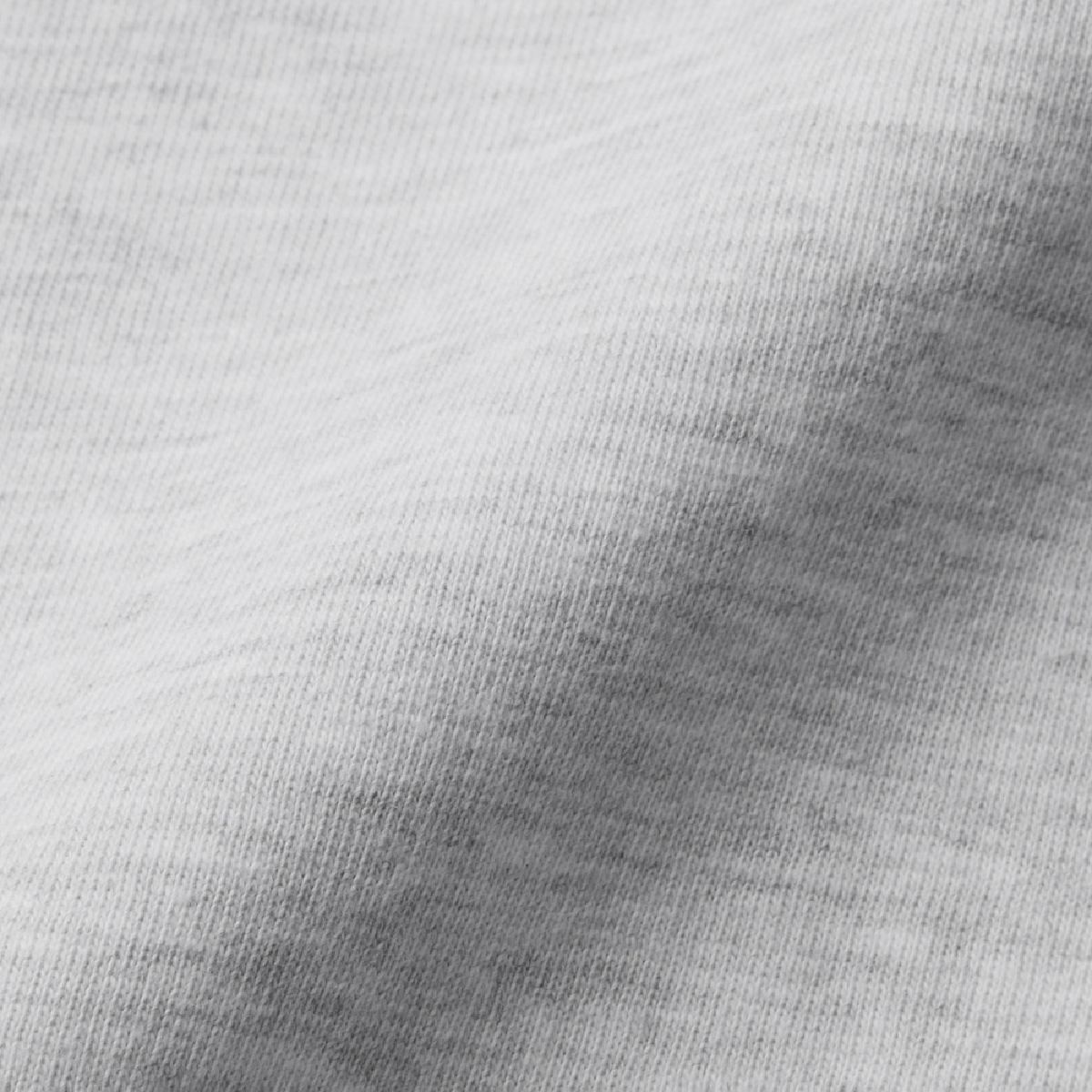 Premium fabric made with combed yarn that feels smooth against the skin.
