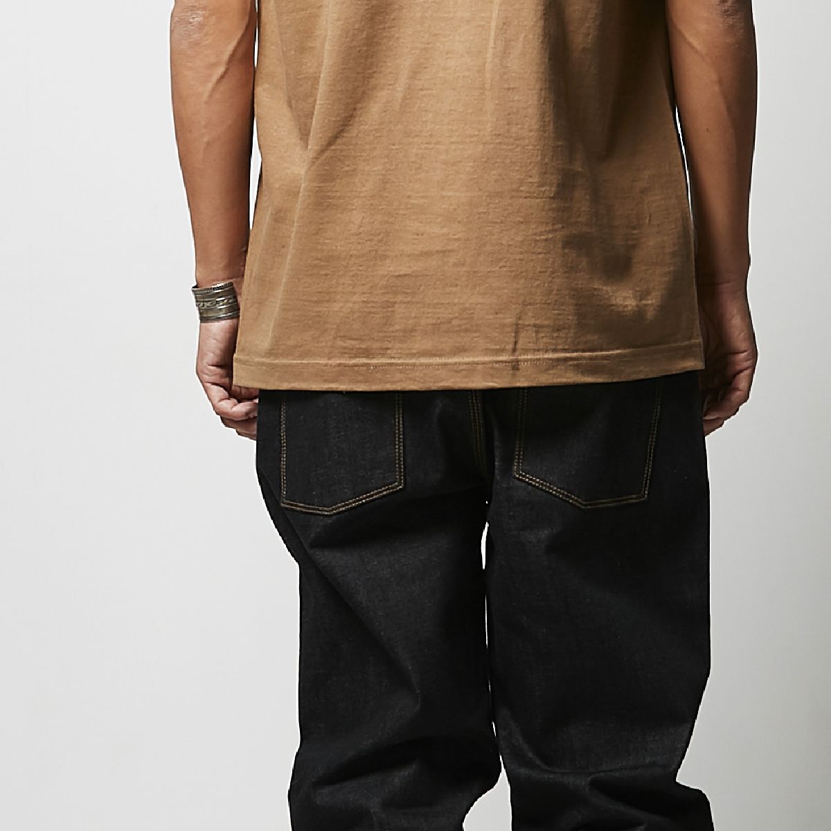United Athle 4252-01 7.1oz Heavy Weight Cotton T-shirt