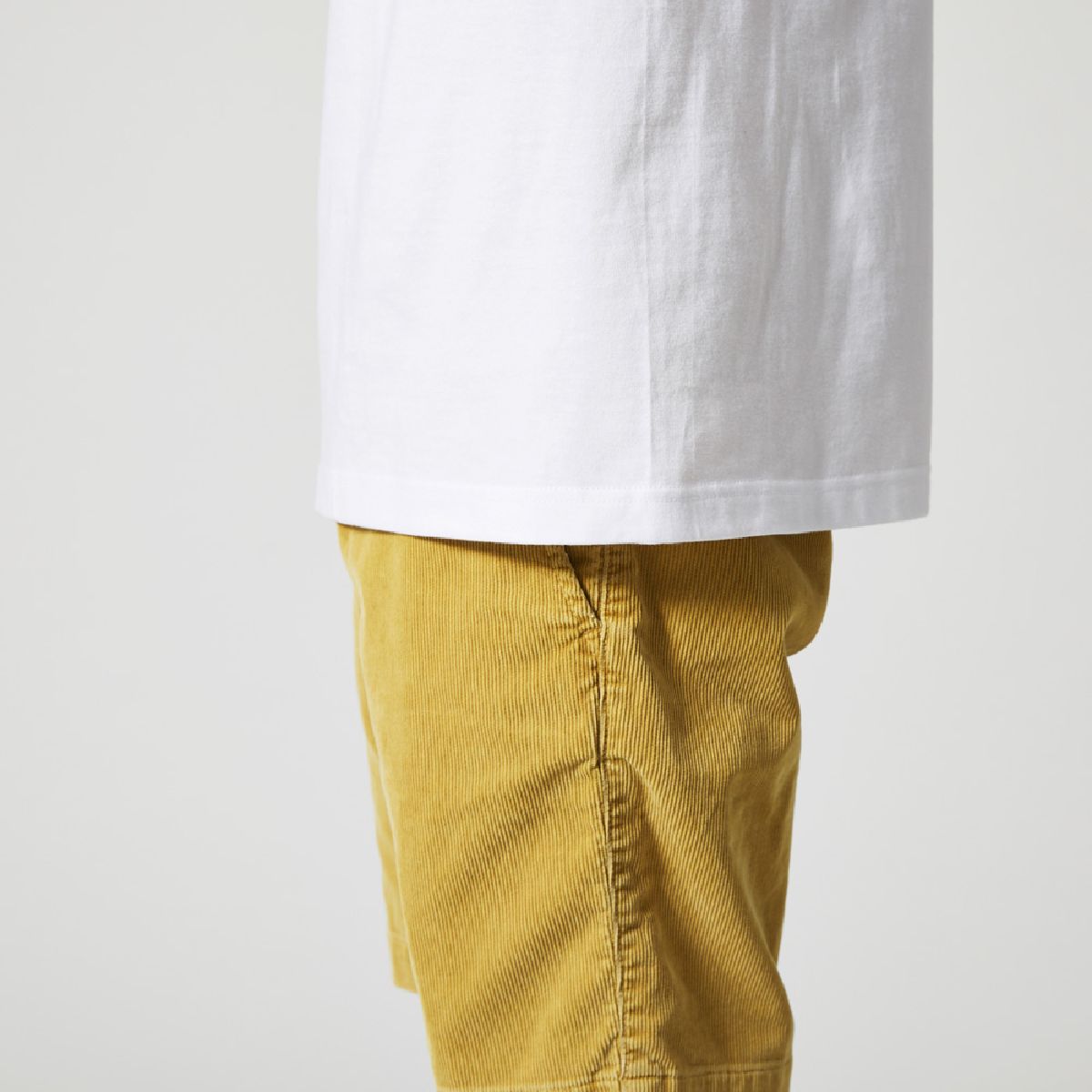 Seamless construction, double-needle stitching at the hem.