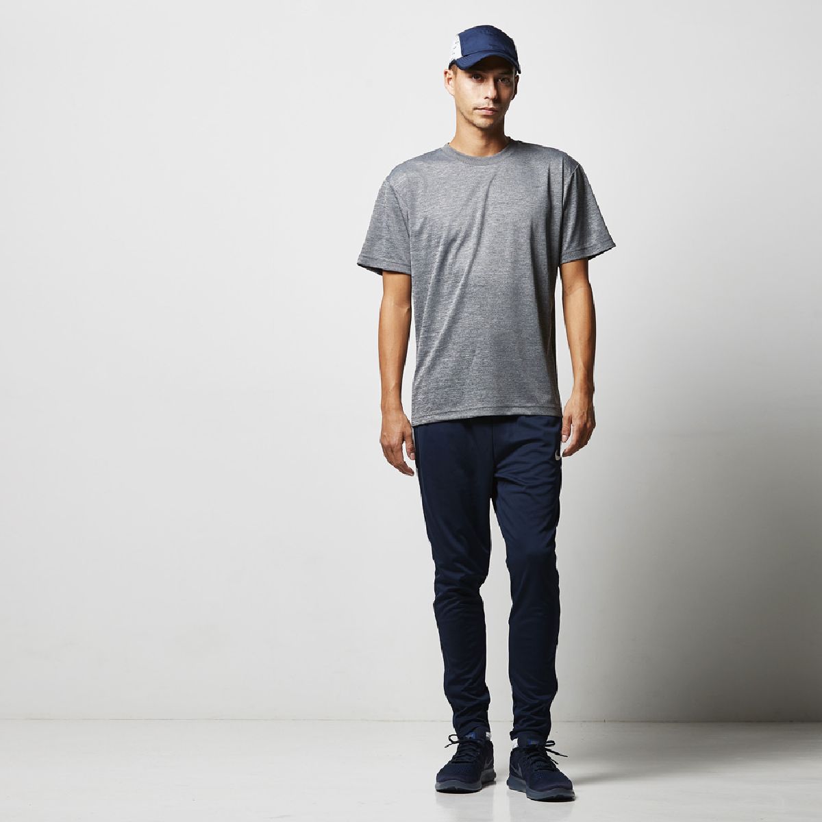 Height 182cm L size 598. Wear Heather Charcoal